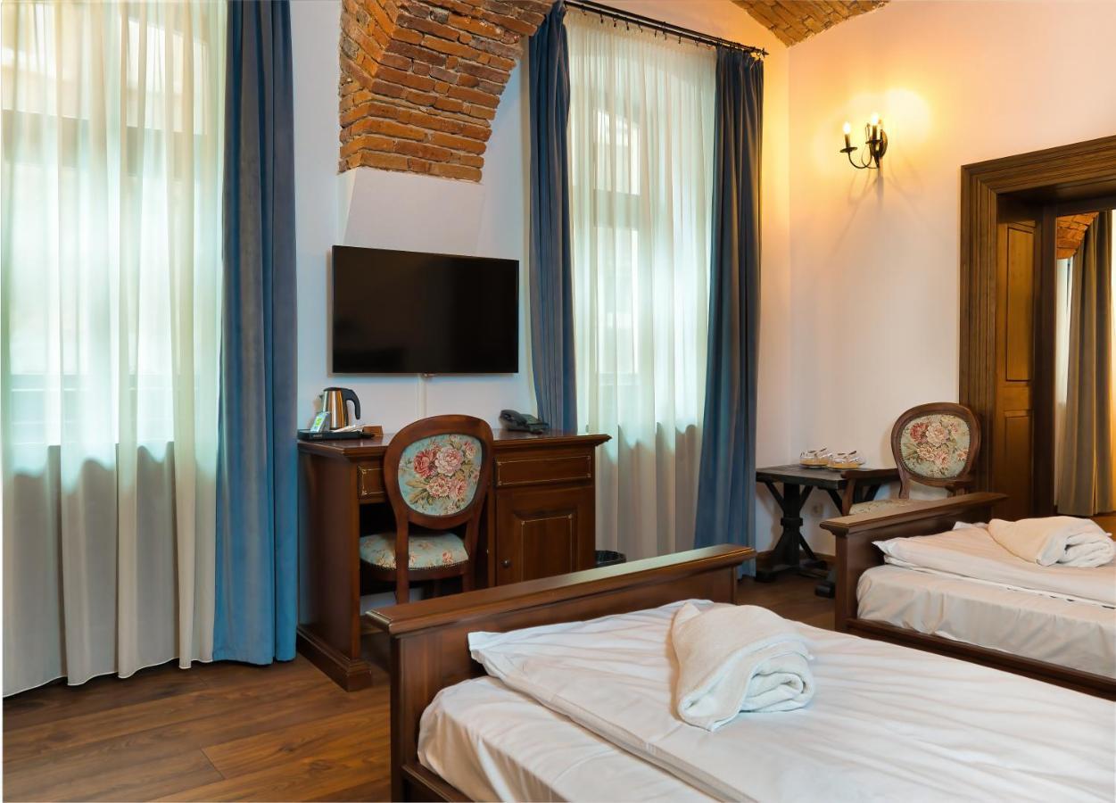 Hotel Boutique Casa Chitic -Hotel And Restaurant Str Johann Gott Nr7 Brasov Bagian luar foto