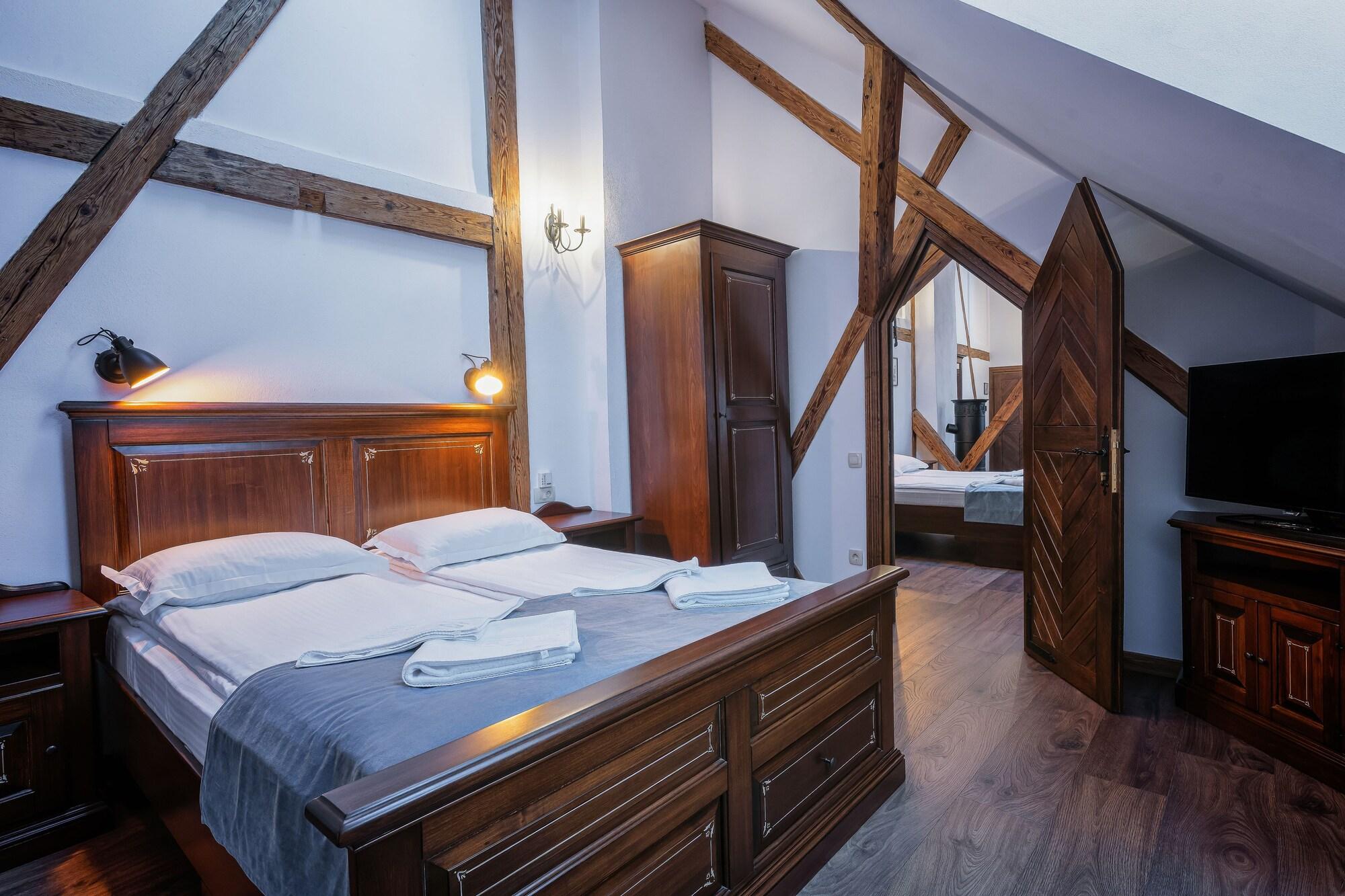 Hotel Boutique Casa Chitic -Hotel And Restaurant Str Johann Gott Nr7 Brasov Bagian luar foto