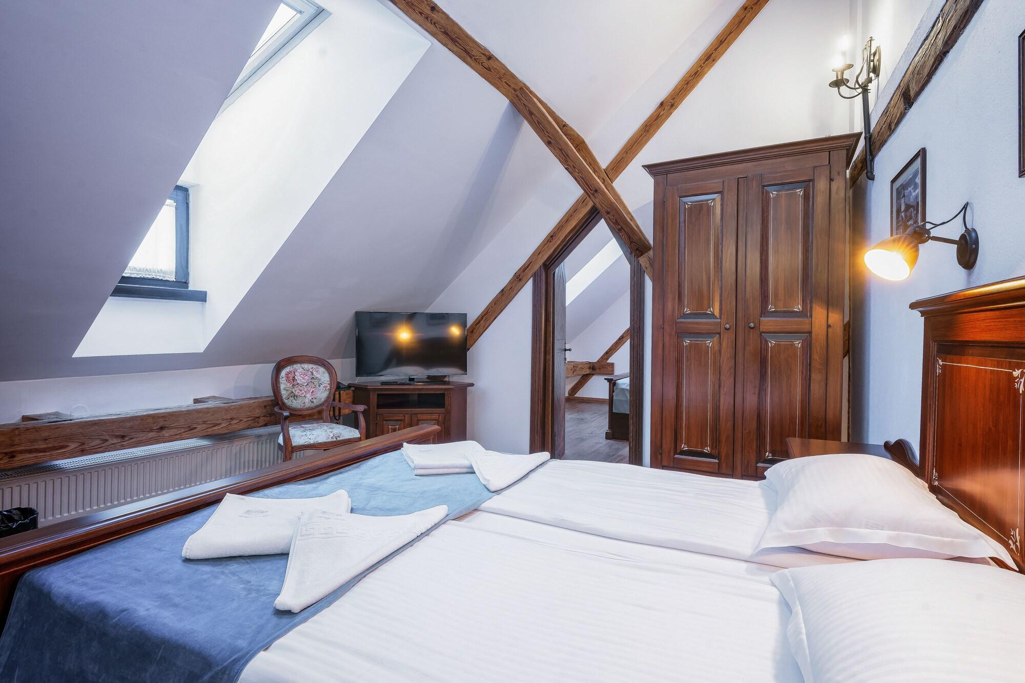 Hotel Boutique Casa Chitic -Hotel And Restaurant Str Johann Gott Nr7 Brasov Bagian luar foto