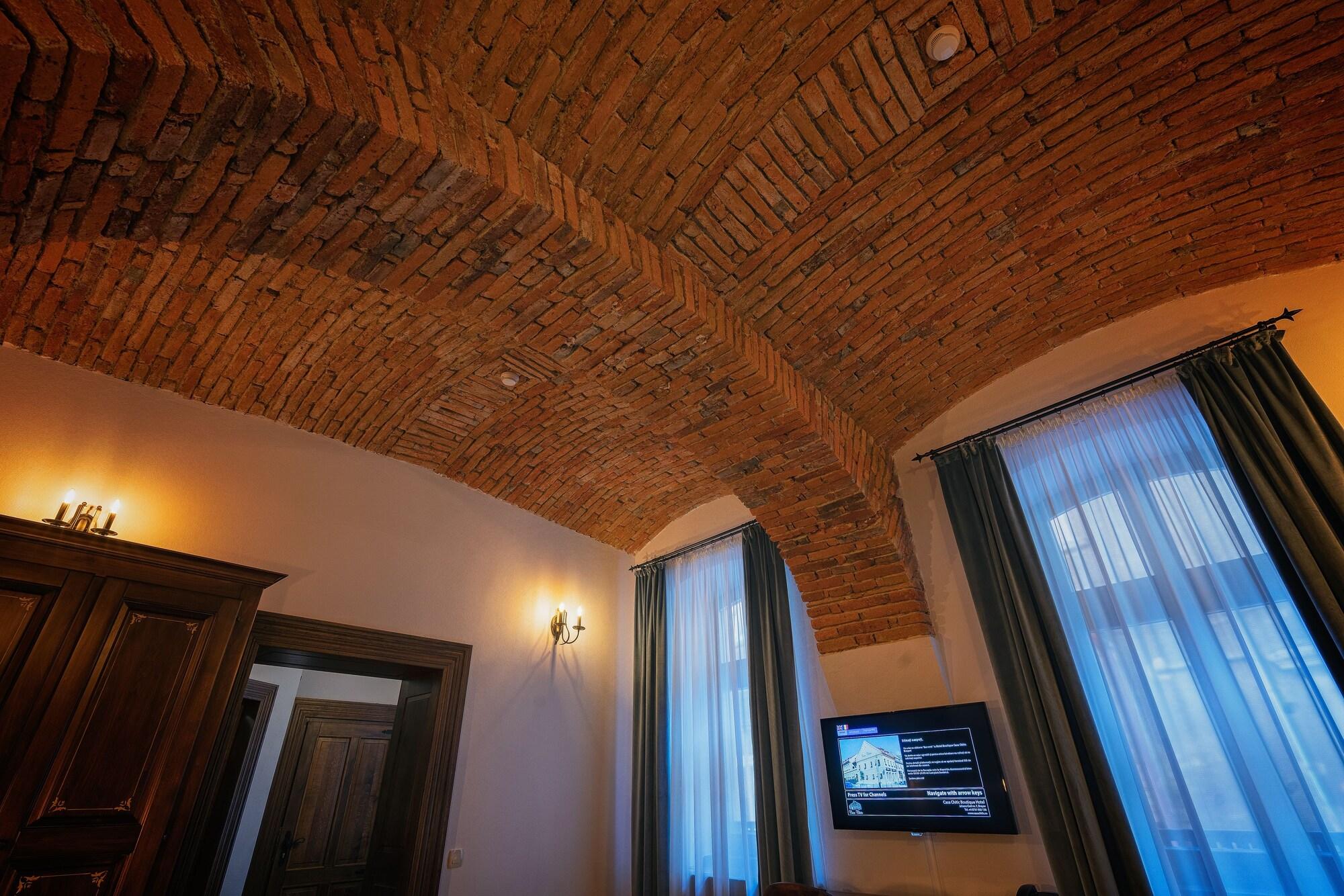 Hotel Boutique Casa Chitic -Hotel And Restaurant Str Johann Gott Nr7 Brasov Bagian luar foto