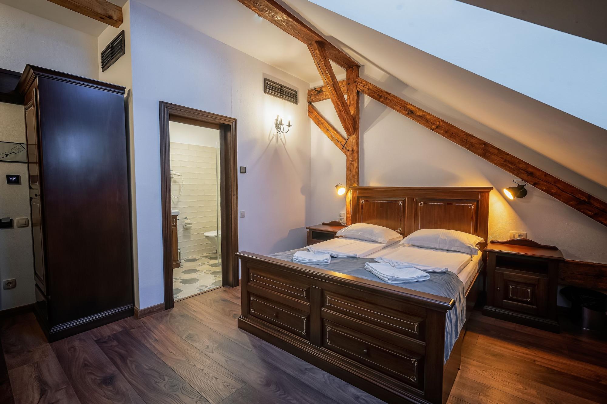 Hotel Boutique Casa Chitic -Hotel And Restaurant Str Johann Gott Nr7 Brasov Bagian luar foto