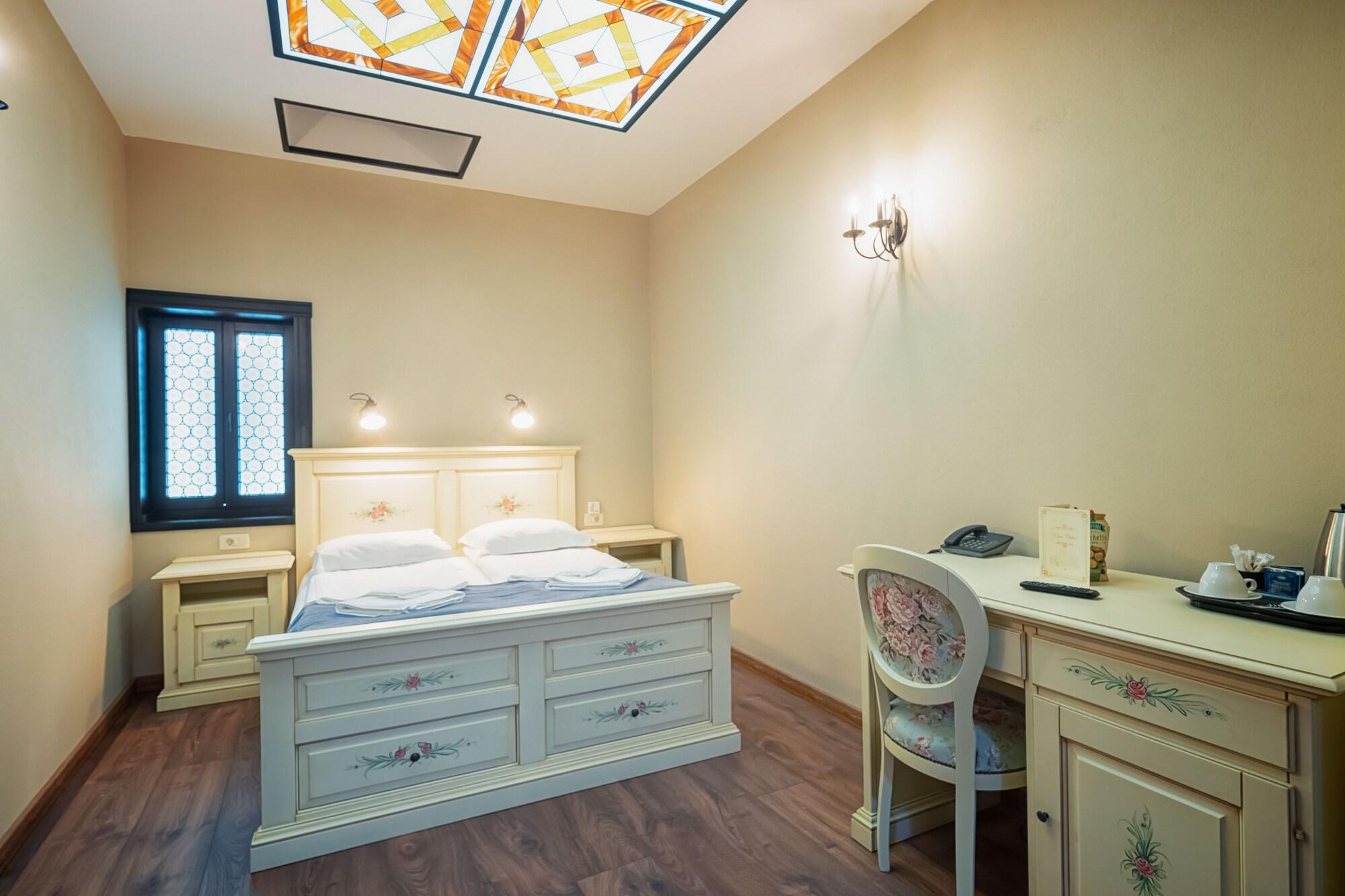 Hotel Boutique Casa Chitic -Hotel And Restaurant Str Johann Gott Nr7 Brasov Bagian luar foto