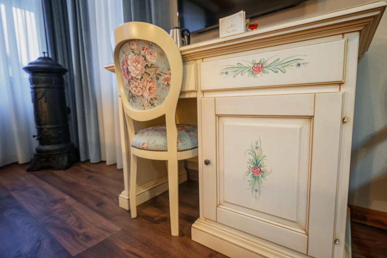 Hotel Boutique Casa Chitic -Hotel And Restaurant Str Johann Gott Nr7 Brasov Bagian luar foto