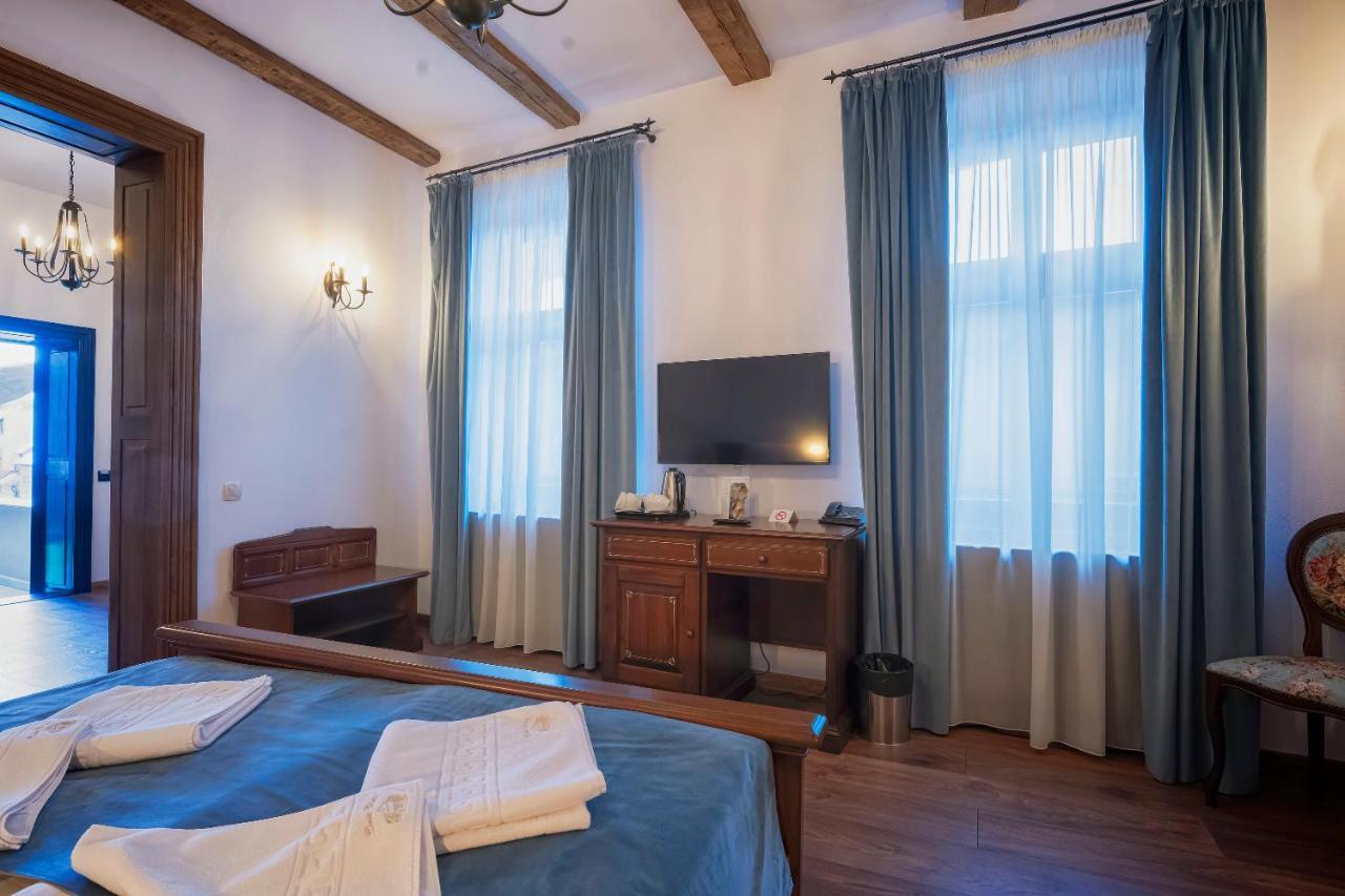 Hotel Boutique Casa Chitic -Hotel And Restaurant Str Johann Gott Nr7 Brasov Bagian luar foto